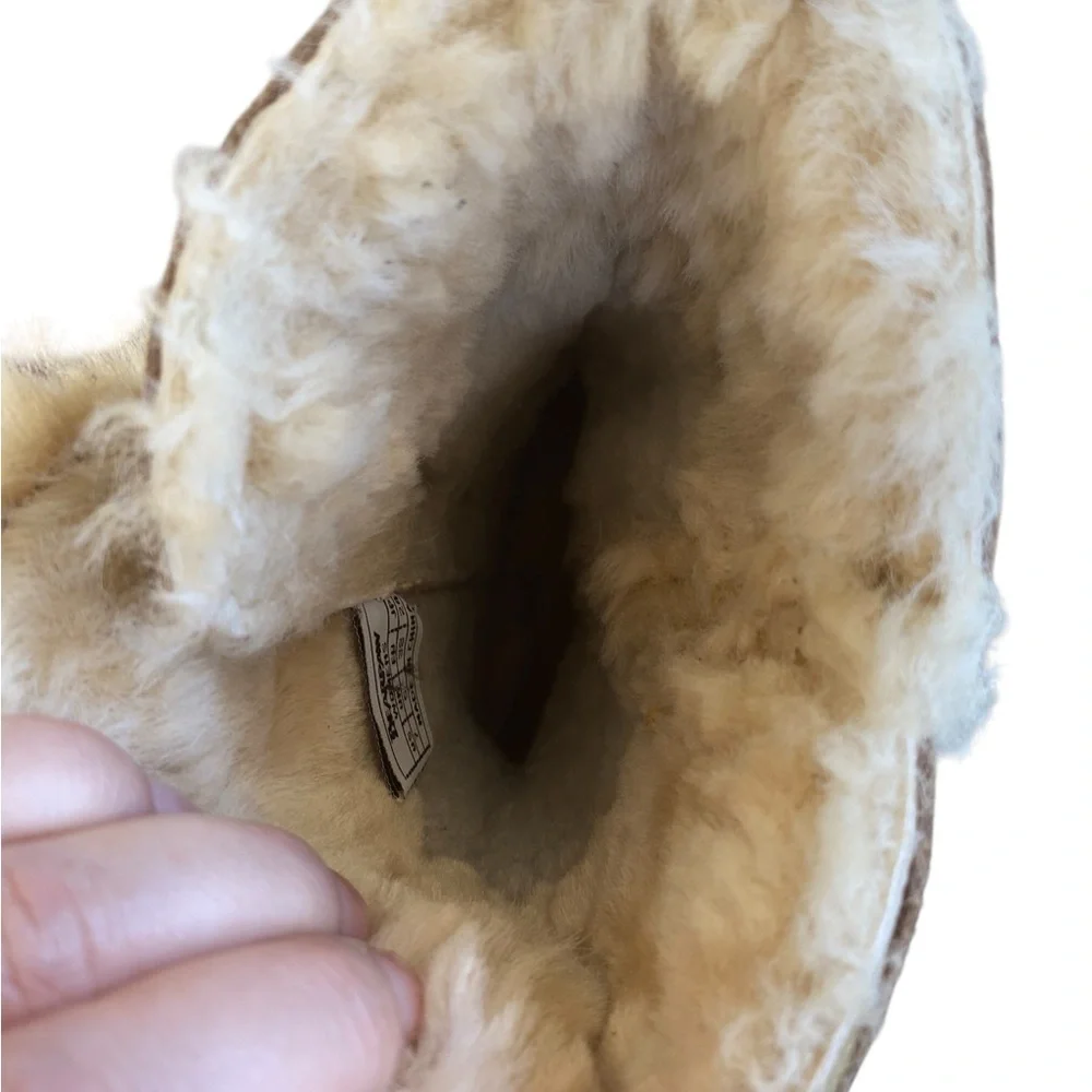 Bearpaw Jade Brown Suede Upper Sheepskin Wool Lined Toggle closure Winter Boots